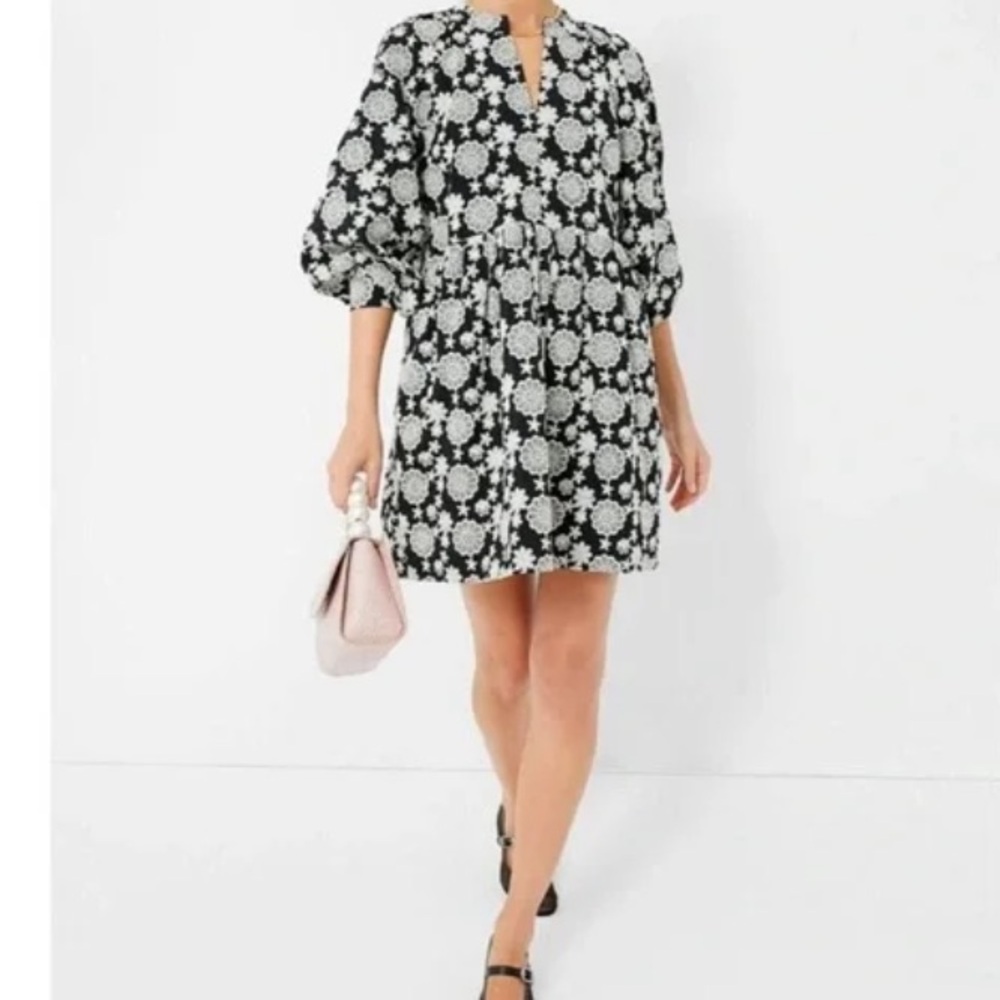 HYACINTH HOUSE TUCKERNUCK Kathleen Black and Ivory Eyelet Mini Shift Dress M